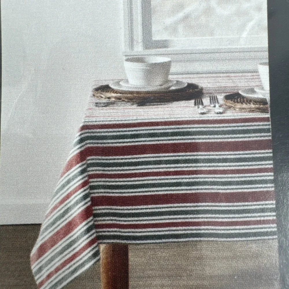 Bee & Willow Red & Green Christmas Stripe Cotton Rich Tablecloth‎ 60x84 Oblong